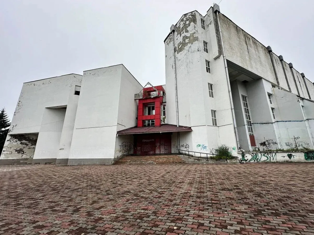 Филармония в Биробиджане, где работал Павел Кушнир. Фото: Курганская филармония / <a data-sk="tooltip_parent" data-stringify-link="https://vk.com/filarmonia45" href="https://vk.com/filarmonia45" rel="noopener noreferrer" target="_blank">VK</a>