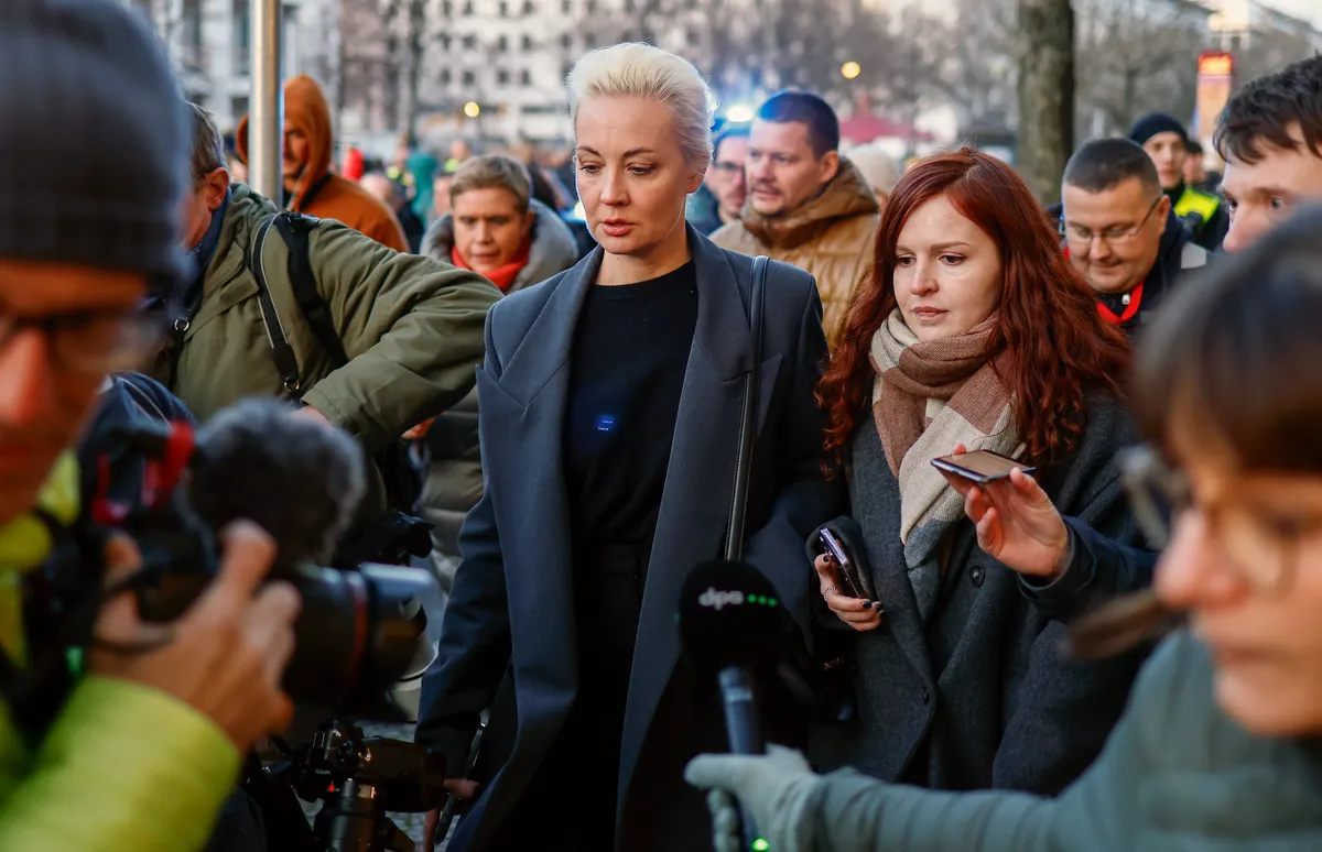 Yulia Navalnaya votes at the Russian Embassy in Berlin, 17 March 2024. Photo: EPA-EFE/HANNIBAL HANSCHKE