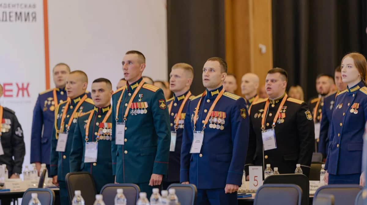 Участники программы «Время героев». Фото:&nbsp;<a target="_blank" data-stringify-link="https://xn--b1aachba0csne6n.xn--p1ai/news/tpost/2hl944rnf1-programma-vremya-geroev-obuchenie-starto" data-sk="tooltip_parent" href="https://xn--b1aachba0csne6n.xn--p1ai/news/tpost/2hl944rnf1-programma-vremya-geroev-obuchenie-starto" rel="noopener noreferrer">времягероев.рф</a>
