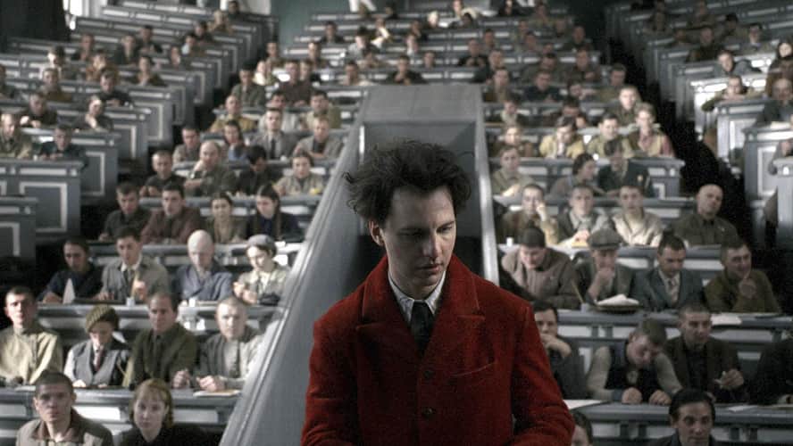 Венецианский кинофестиваль отказался исключать из программы «Дау» Ильи Хржановского после критики Украины