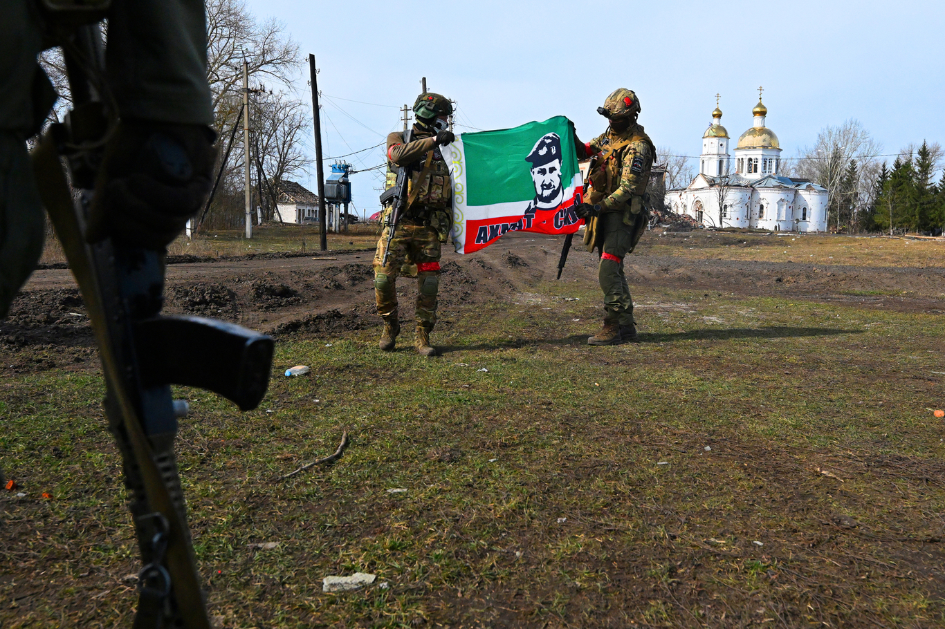 Военнослужащие спецназа «Ахмат» в селе Казачья Локня под Суджей, Курская область, 13 марта 2025 года. Фото: Анатолий Жданов / Коммерсантъ / Sipa USA / Vida Press
