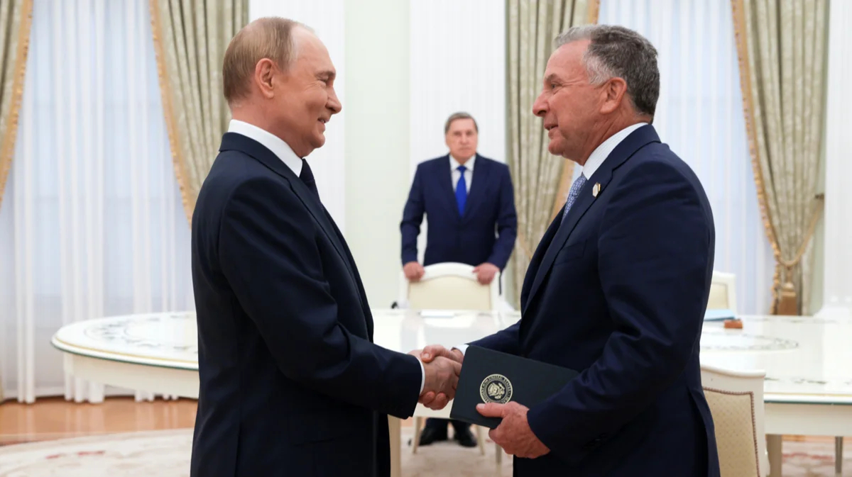 Чуть ближе, но все так же далеки